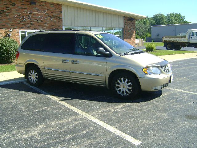 2001 Chrysler Town and Country S Sedan Under FULL Factory Warranty