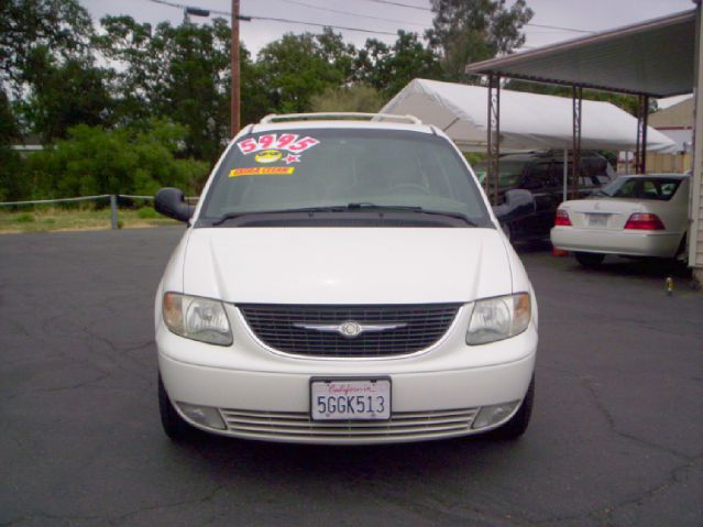 2001 Chrysler Town and Country SLT 25