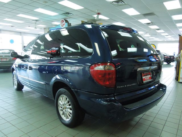 2001 Chrysler Town and Country UP S 5DR AWD