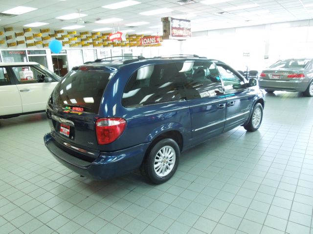 2001 Chrysler Town and Country UP S 5DR AWD