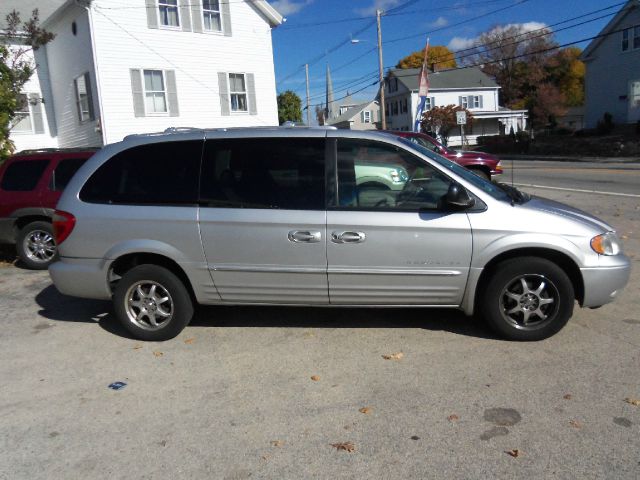 2001 Chrysler Town and Country SLT 25