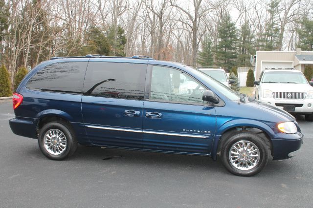 2001 Chrysler Town and Country SLT 25