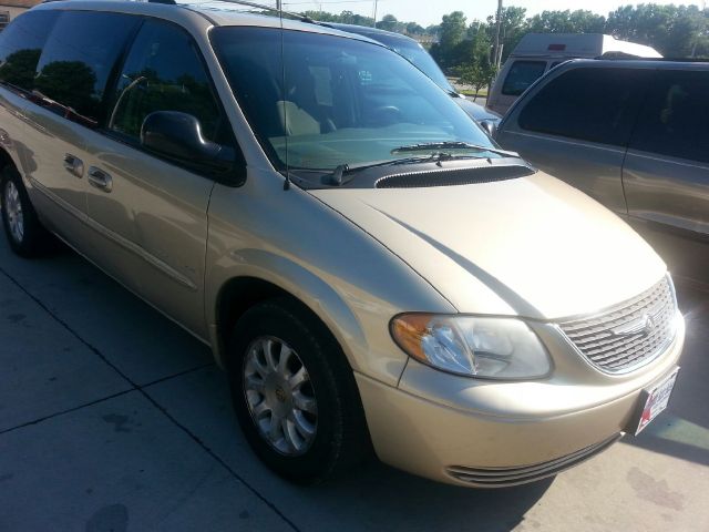 2001 Chrysler Town and Country Denali AWD Premium+