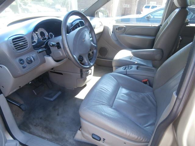 2002 Chrysler Town and Country S Sedan Under FULL Factory Warranty