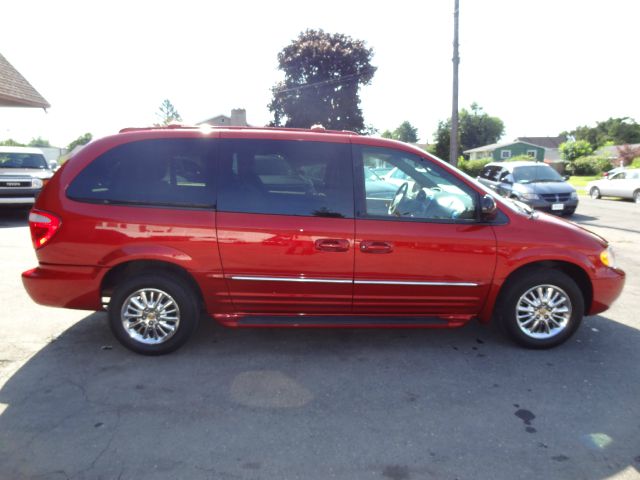 2002 Chrysler Town and Country SLT 25