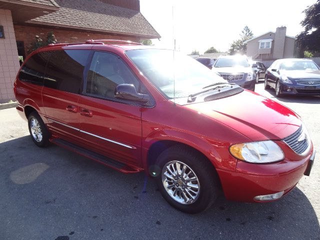 2002 Chrysler Town and Country SLT 25