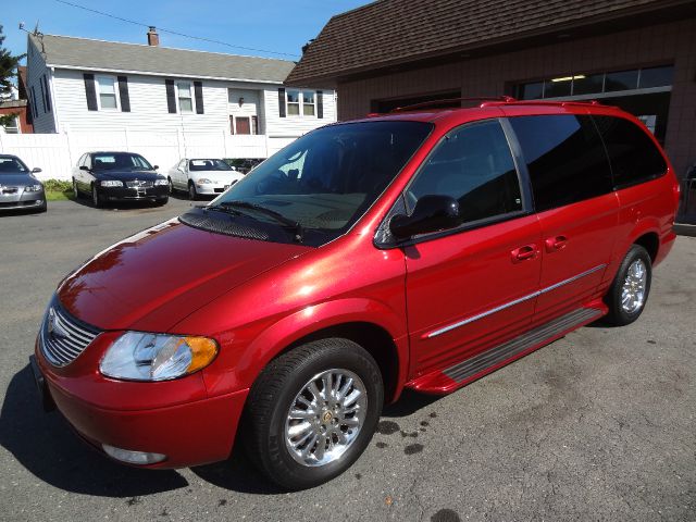 2002 Chrysler Town and Country SLT 25