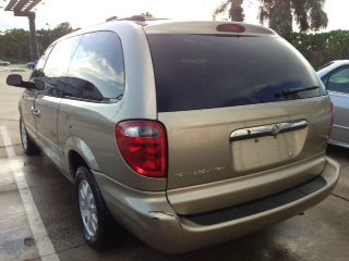 2002 Chrysler Town and Country Elk Conversion Van