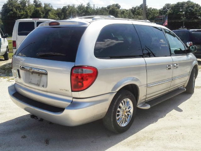 2002 Chrysler Town and Country SLT 25