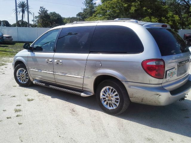 2002 Chrysler Town and Country SLT 25