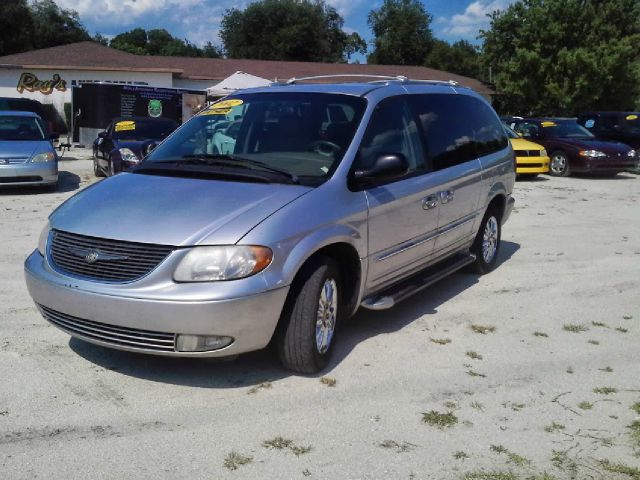 2002 Chrysler Town and Country SLT 25