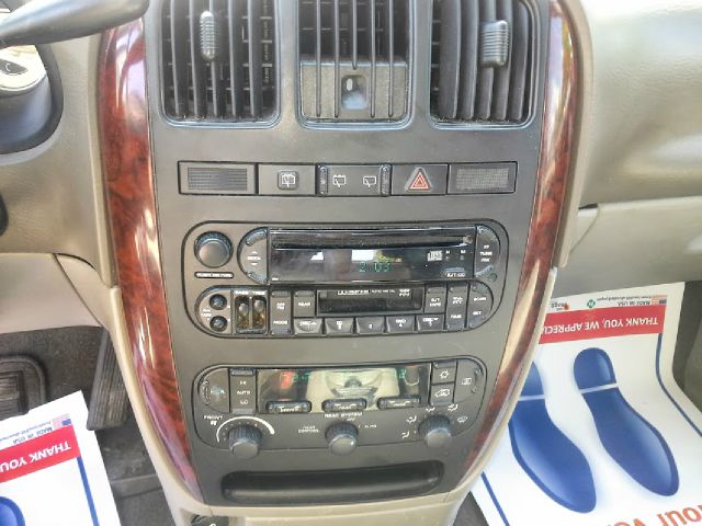 2002 Chrysler Town and Country SLT 25