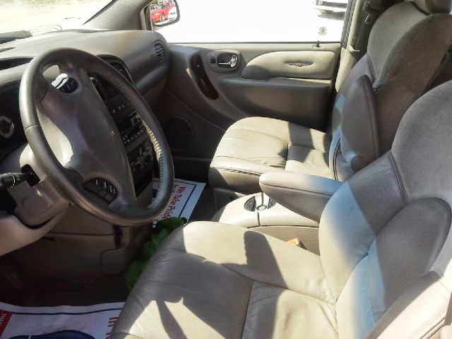 2002 Chrysler Town and Country SLT 25