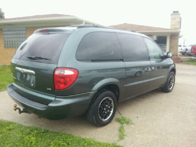 2002 Chrysler Town and Country Elk Conversion Van