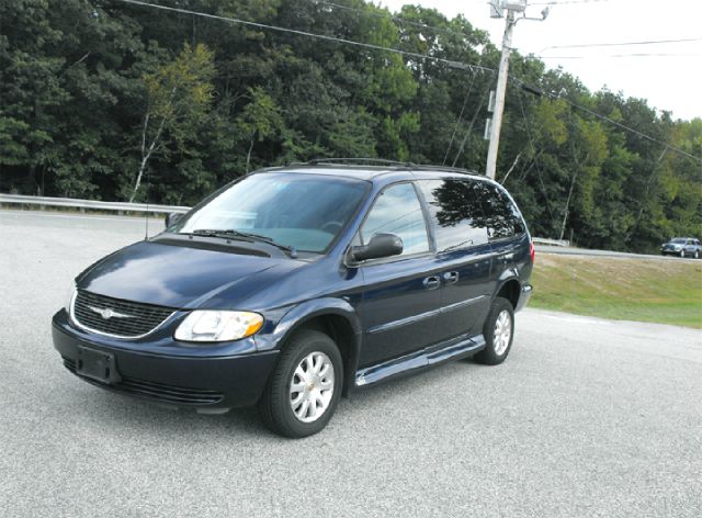 2002 Chrysler Town and Country V-12