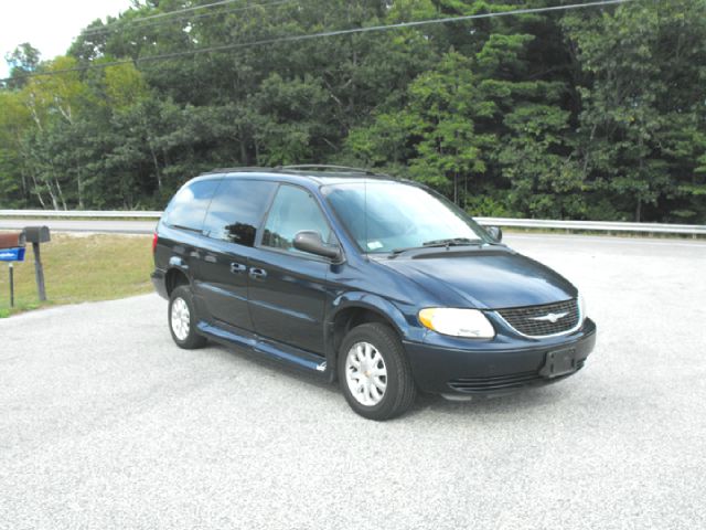 2002 Chrysler Town and Country V-12