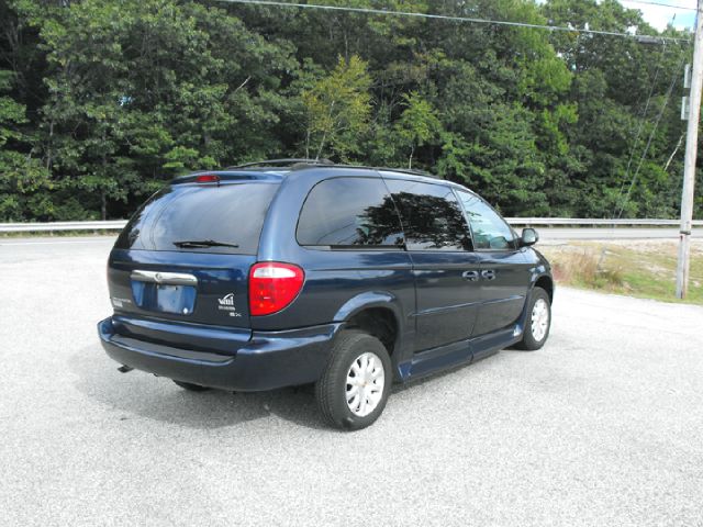 2002 Chrysler Town and Country V-12