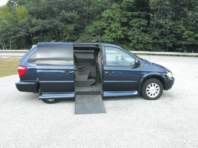 2002 Chrysler Town and Country V-12