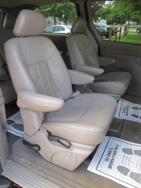 2002 Chrysler Town and Country Open-top