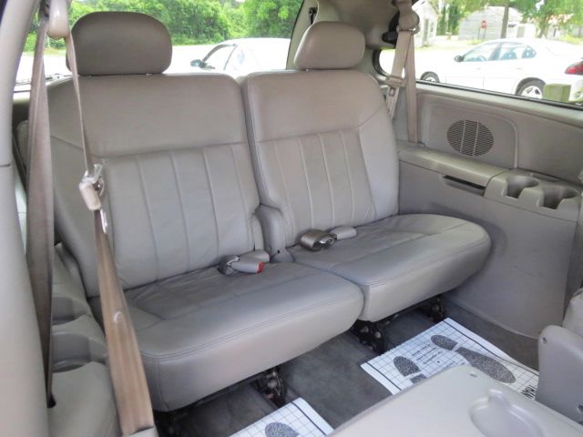 2002 Chrysler Town and Country Open-top