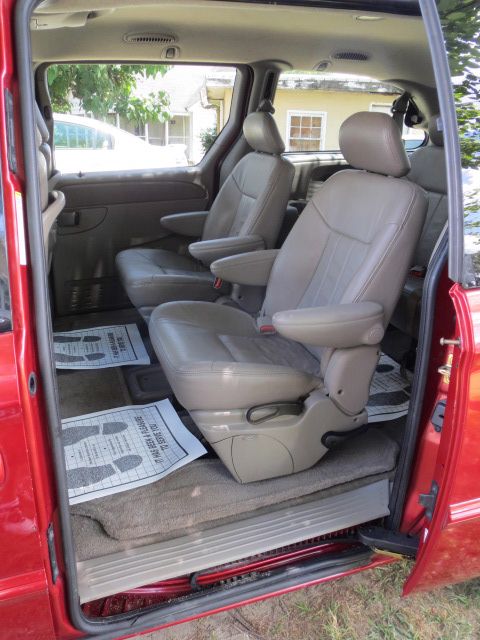 2002 Chrysler Town and Country Open-top