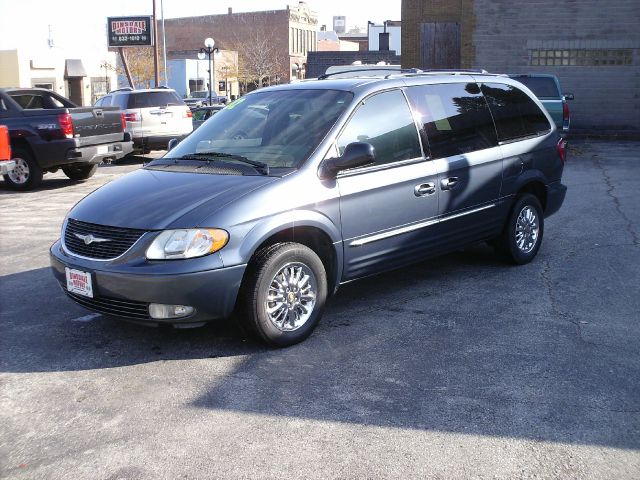 2002 Chrysler Town and Country SLT 25