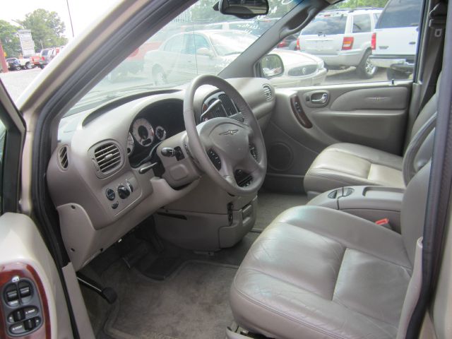 2002 Chrysler Town and Country SLT 25