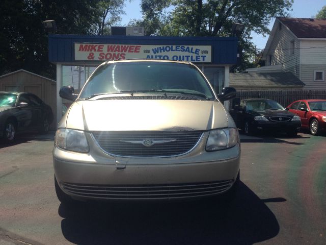 2002 Chrysler Town and Country Elk Conversion Van