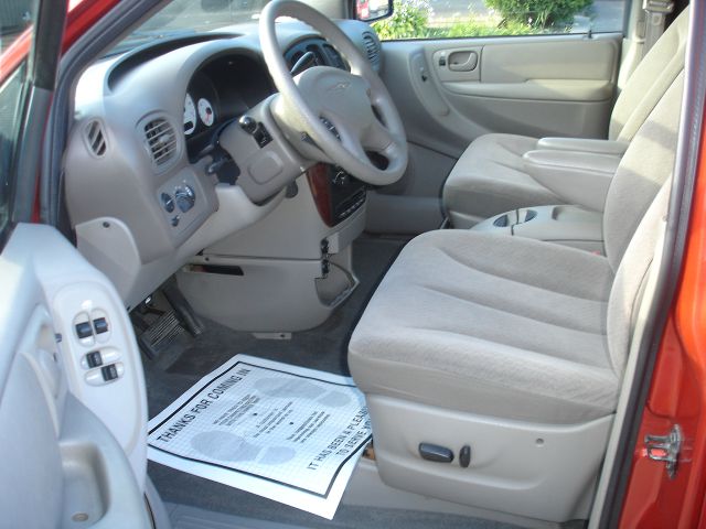 2002 Chrysler Town and Country Touring W 6 Disc