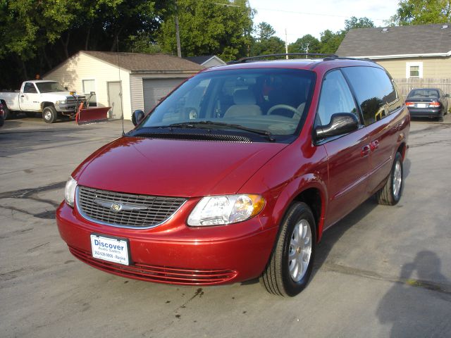 2002 Chrysler Town and Country Touring W 6 Disc