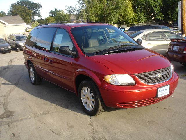 2002 Chrysler Town and Country Touring W 6 Disc