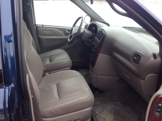 2002 Chrysler Town and Country SLT 25