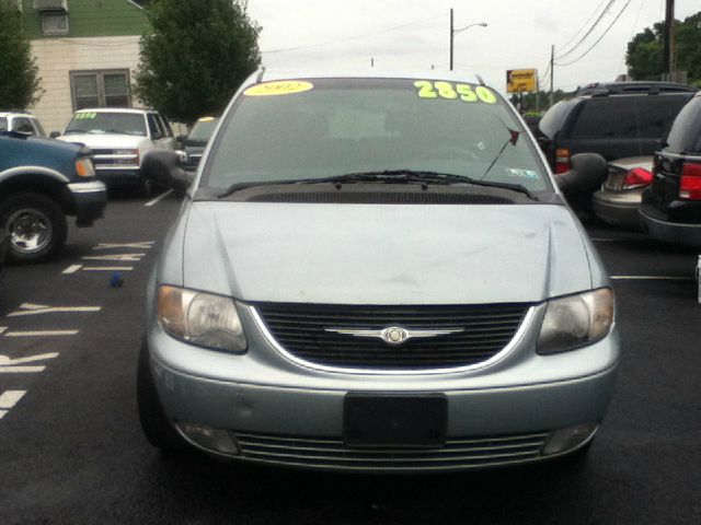 2002 Chrysler Town and Country S Sedan Under FULL Factory Warranty