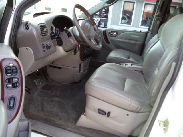 2002 Chrysler Town and Country SLT 25