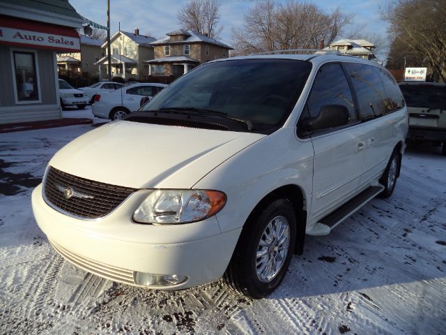 2002 Chrysler Town and Country SLT 25