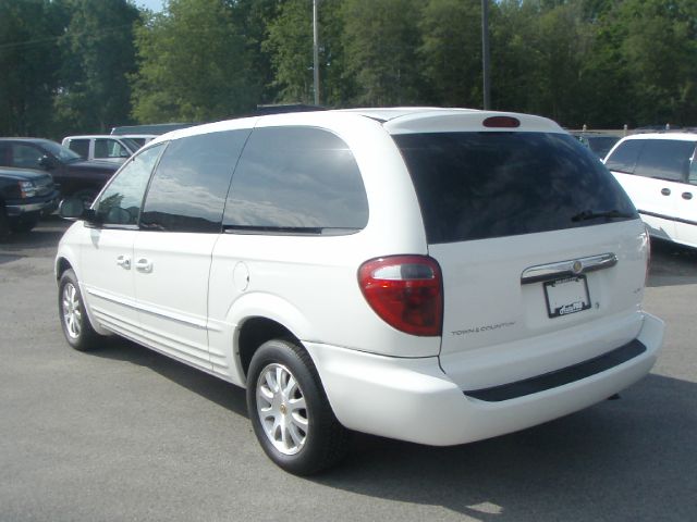 2002 Chrysler Town and Country S Sedan Under FULL Factory Warranty