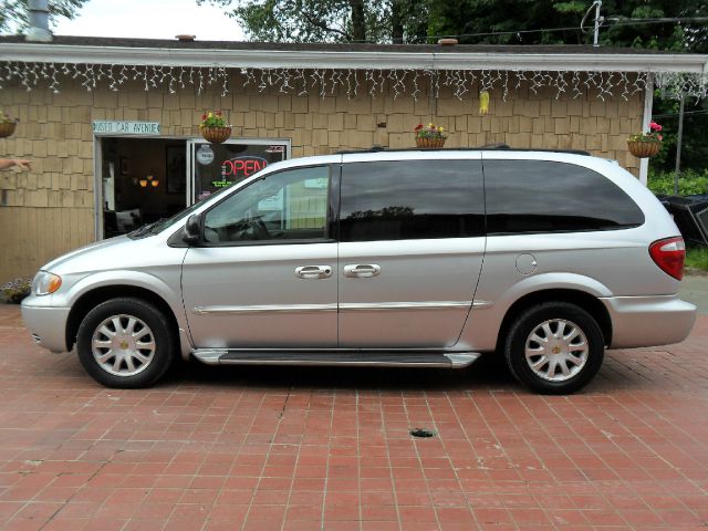 2002 Chrysler Town and Country Elk Conversion Van