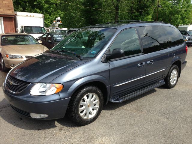 2002 Chrysler Town and Country H6 L.L. Bean