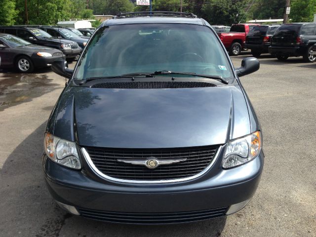 2002 Chrysler Town and Country H6 L.L. Bean