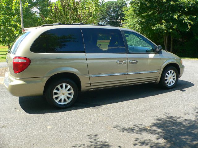 2002 Chrysler Town and Country S Sedan Under FULL Factory Warranty