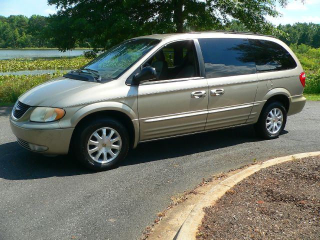 2002 Chrysler Town and Country S Sedan Under FULL Factory Warranty