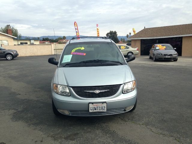 2002 Chrysler Town and Country S Sedan Under FULL Factory Warranty