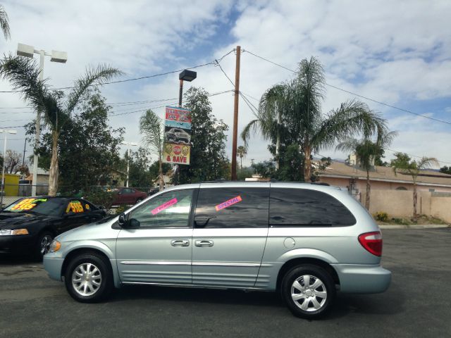 2002 Chrysler Town and Country S Sedan Under FULL Factory Warranty