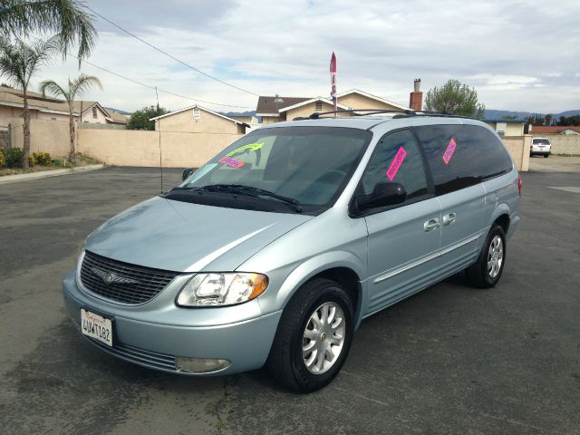 2002 Chrysler Town and Country S Sedan Under FULL Factory Warranty