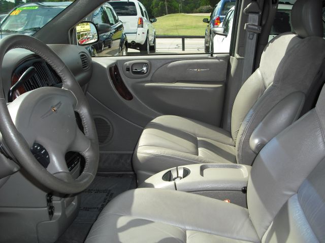 2002 Chrysler Town and Country SLT 25