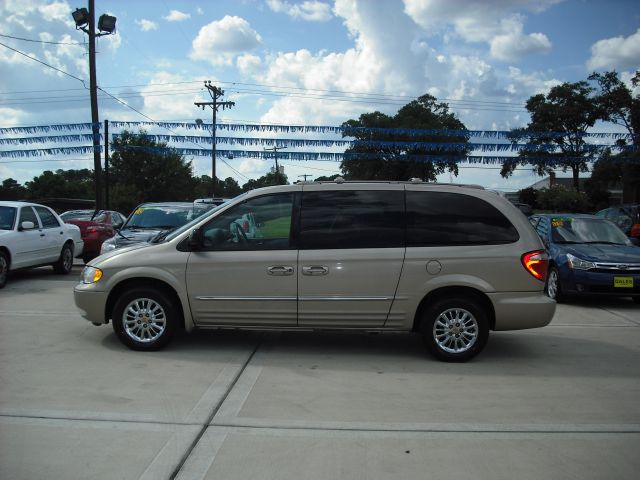 2002 Chrysler Town and Country SLT 25