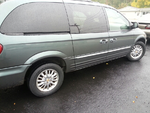 2002 Chrysler Town and Country SLT 25