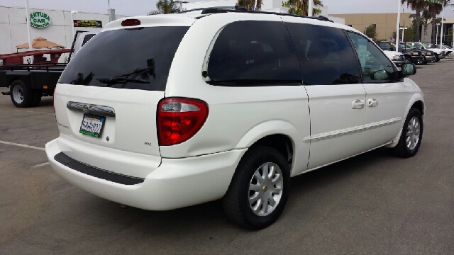 2002 Chrysler Town and Country Open-top