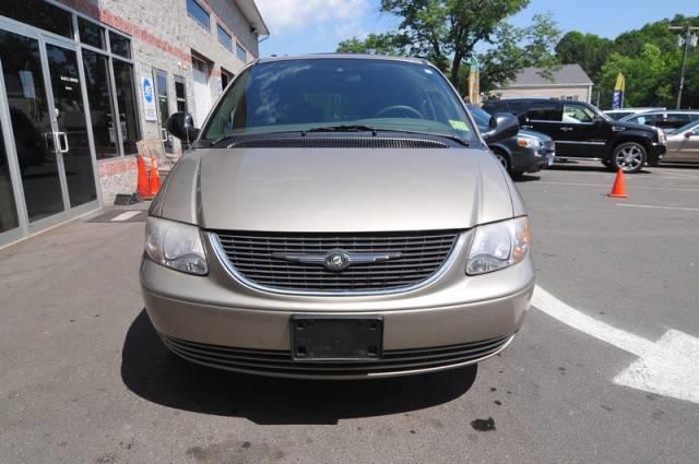 2003 Chrysler Town and Country Unknown