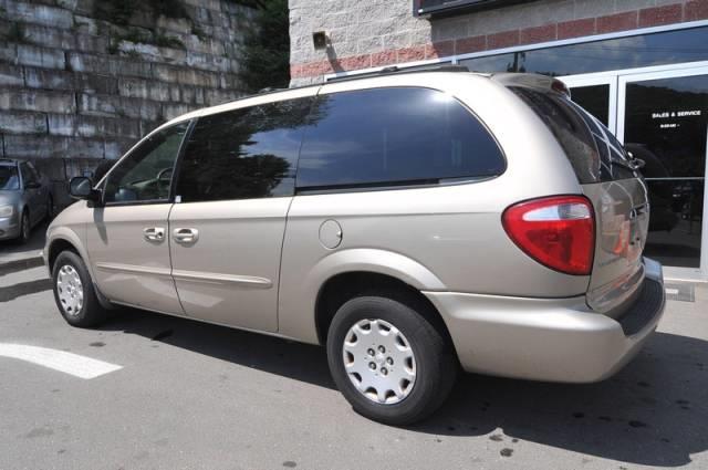 2003 Chrysler Town and Country Unknown